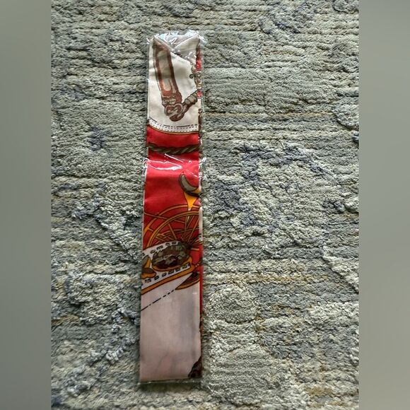 Light and soft narrow-width twillis scarf,  NIP - Picture 4 of 5